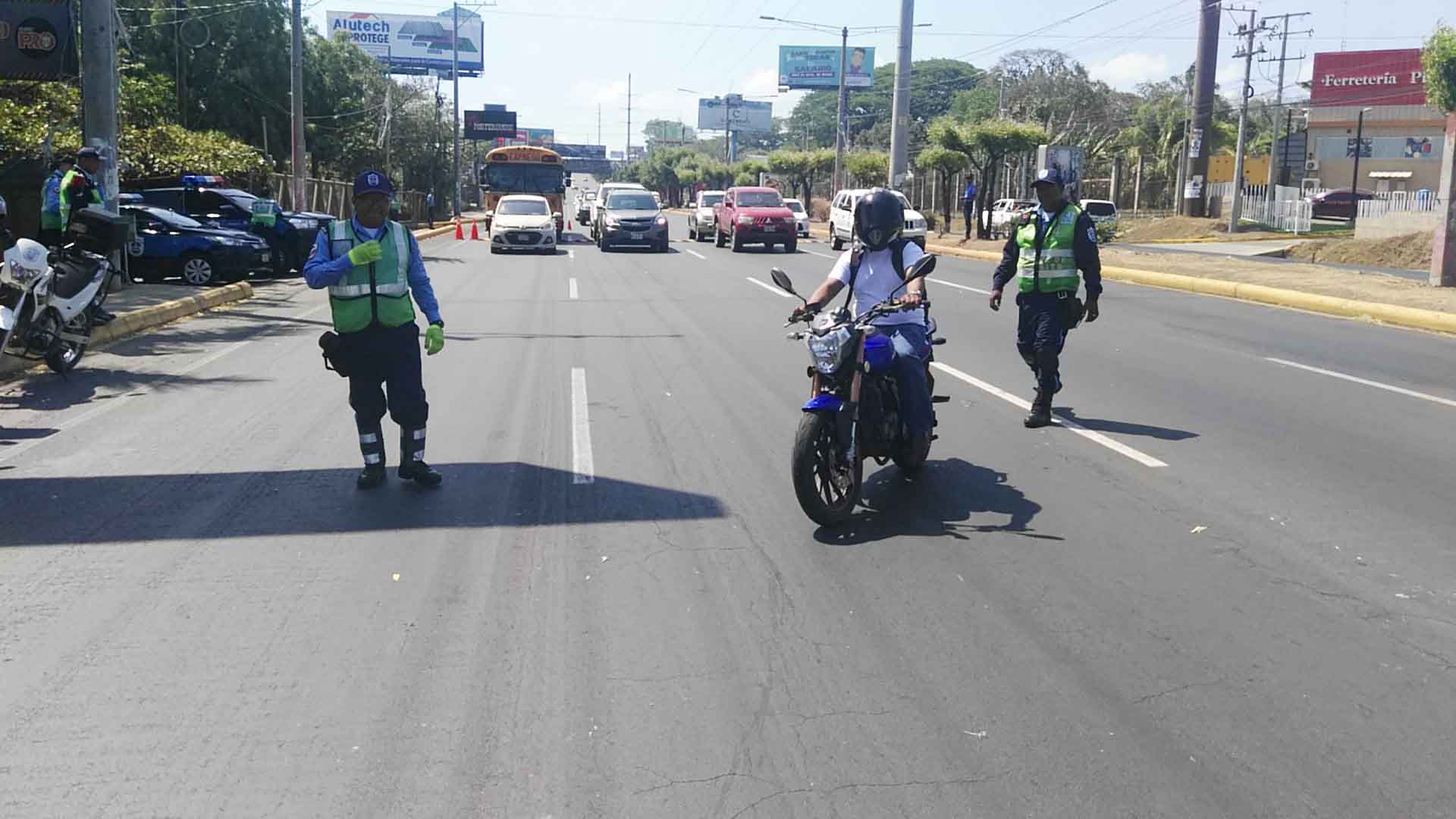 Policía aumenta presencia en las carreteras