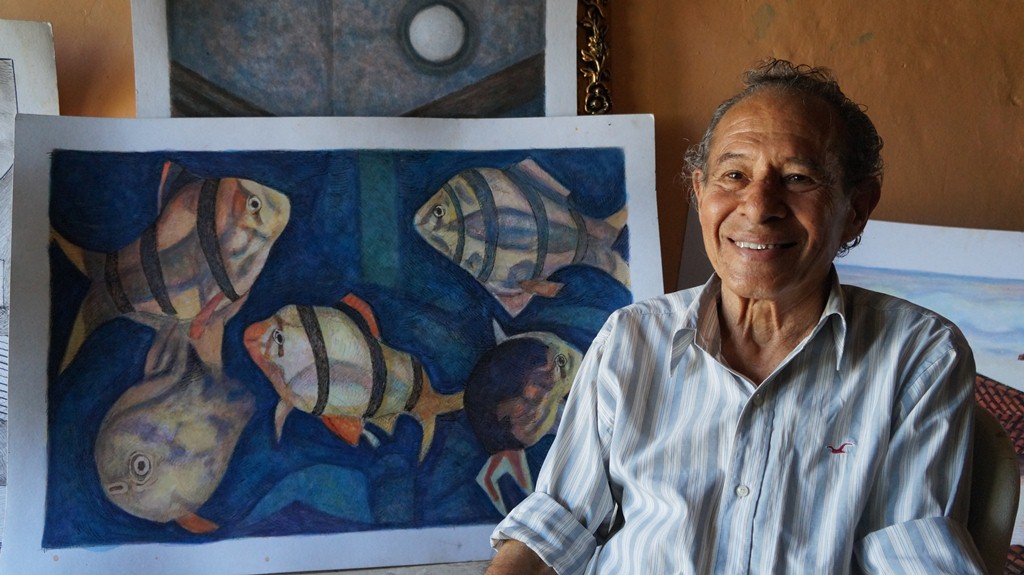 El pintor Róger Sevilla se muestra feliz de realizar por fin su primera exposición de sus obras reunidas. LAPRENSA/FOTOS/ARNULFOAGÜERO