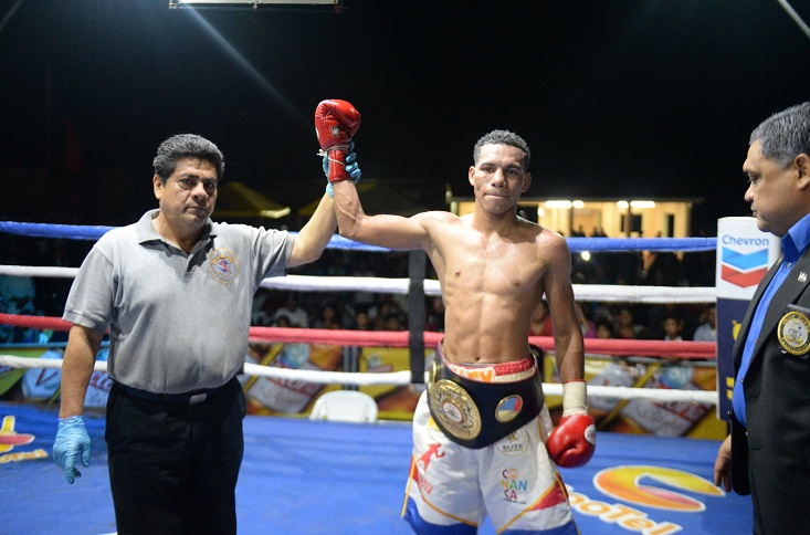 Alexander Espinoza entra al ranking de la AMB tras ganar título
