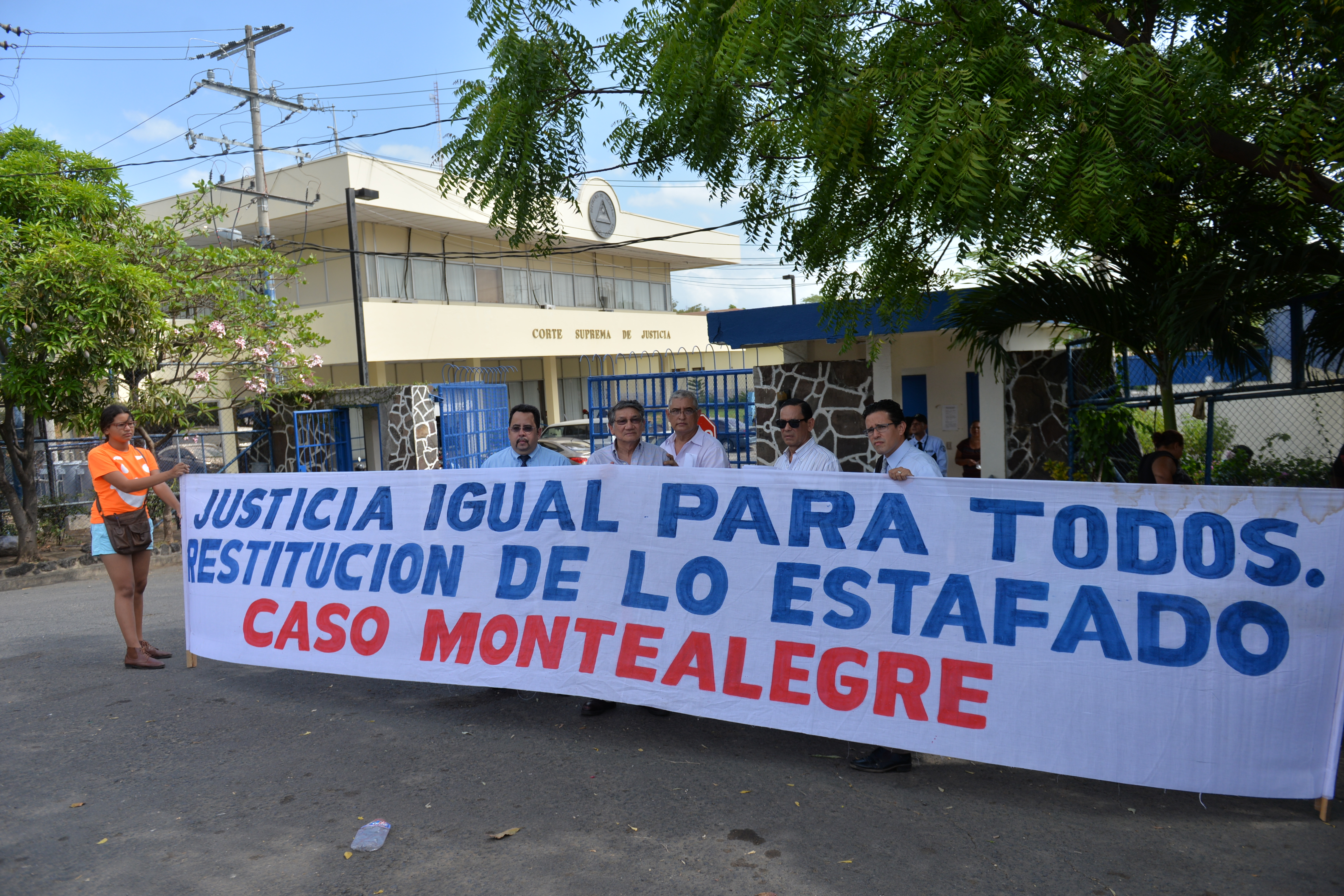 Víctimas de Montealegre peregrinan ante Corte Suprema de Justicia