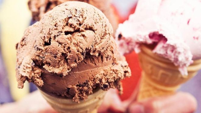 ¿Realmente debes evitar los lácteos y helados si estás resfriado?