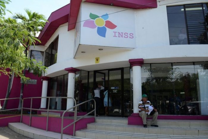 Pensionados exigen cuentas claras en pago al INSS