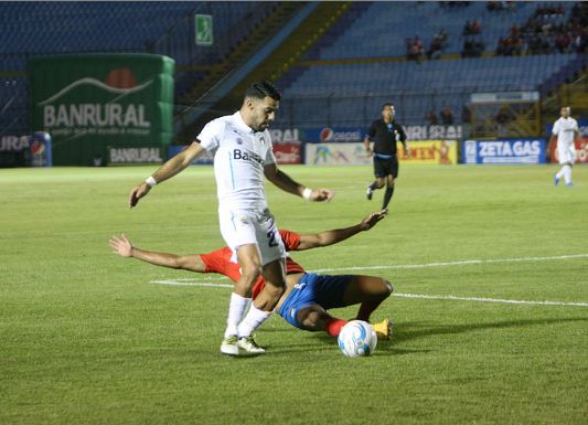 Eulises Pavón y Juan Barrera por la supervivencia en el futbol guatemalteco