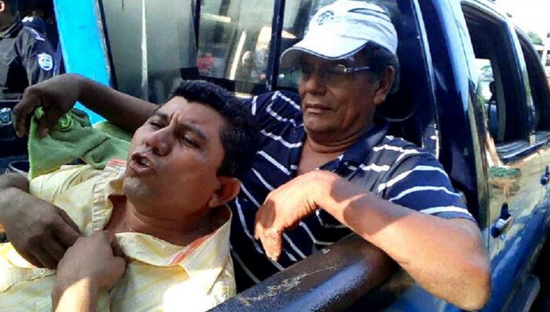 Dos detenidos en enfrentamiento entre taxistas legales y piratas en León