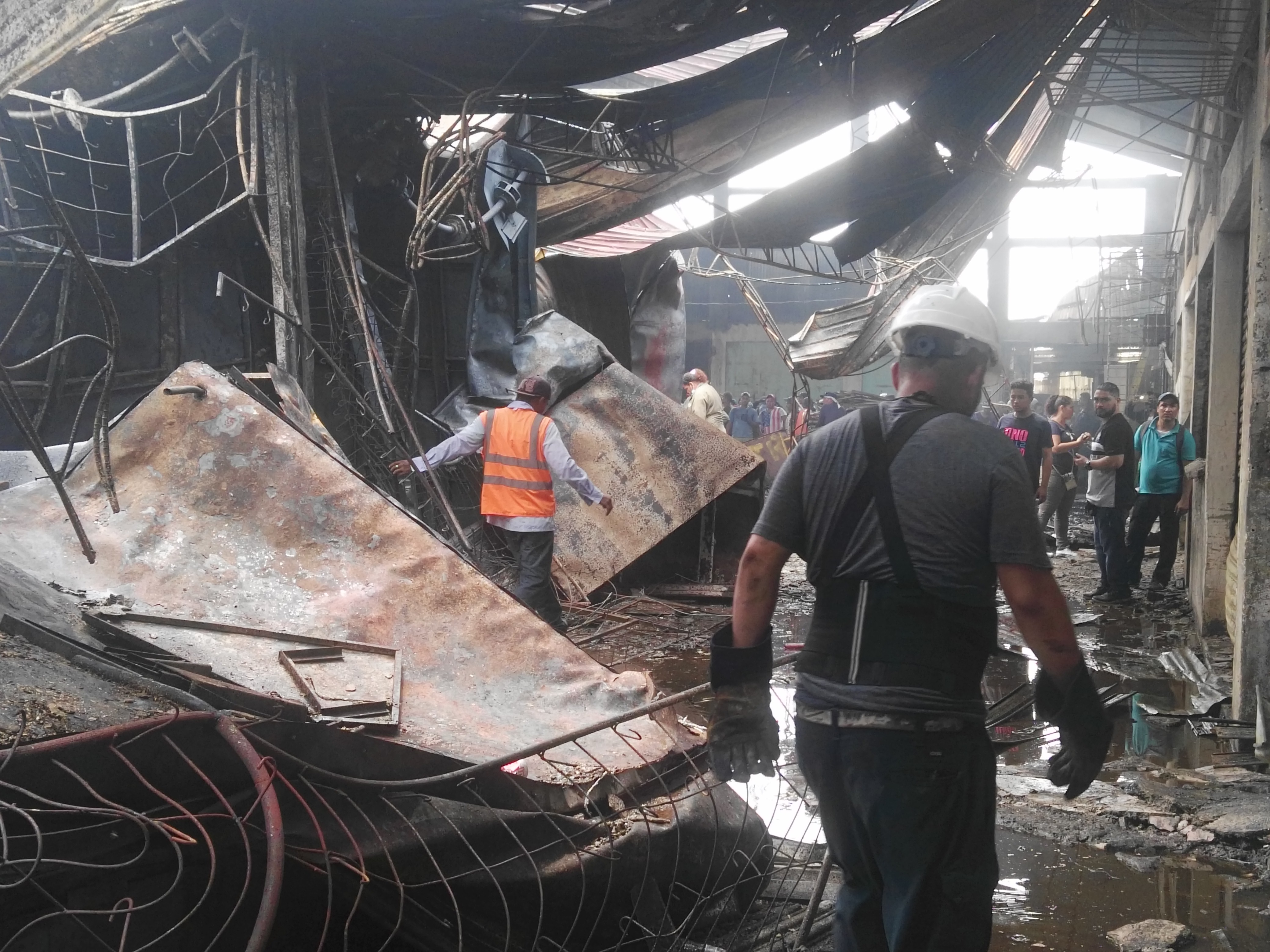 Incendio en el Oriental fue provocado por un cortocircuito y afectó 208 tramos