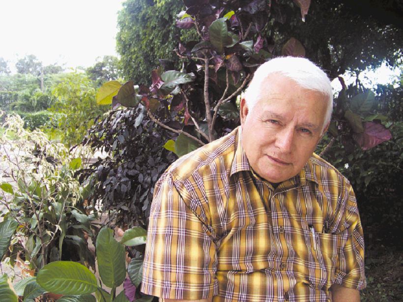 Versos a la memoria de Roberto Sánchez historiador de Managua