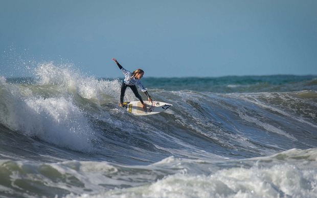 Hermanas Resano representarán a Nicaragua en Mundial Juvenil de Surf