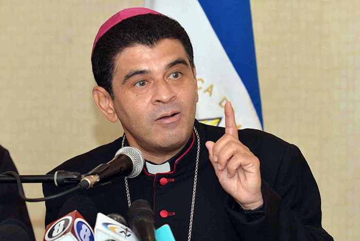 Obispo aboga por libertad de prensa