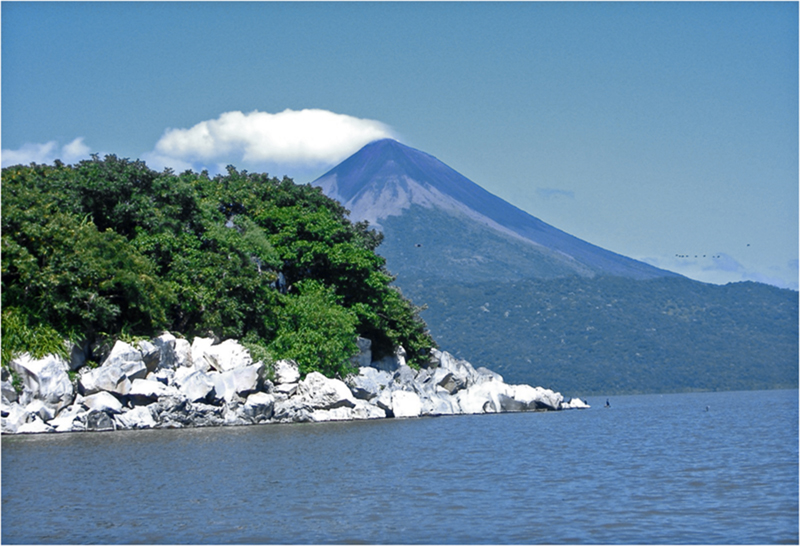 volcán Momotombo, volcanes de Nicaragua