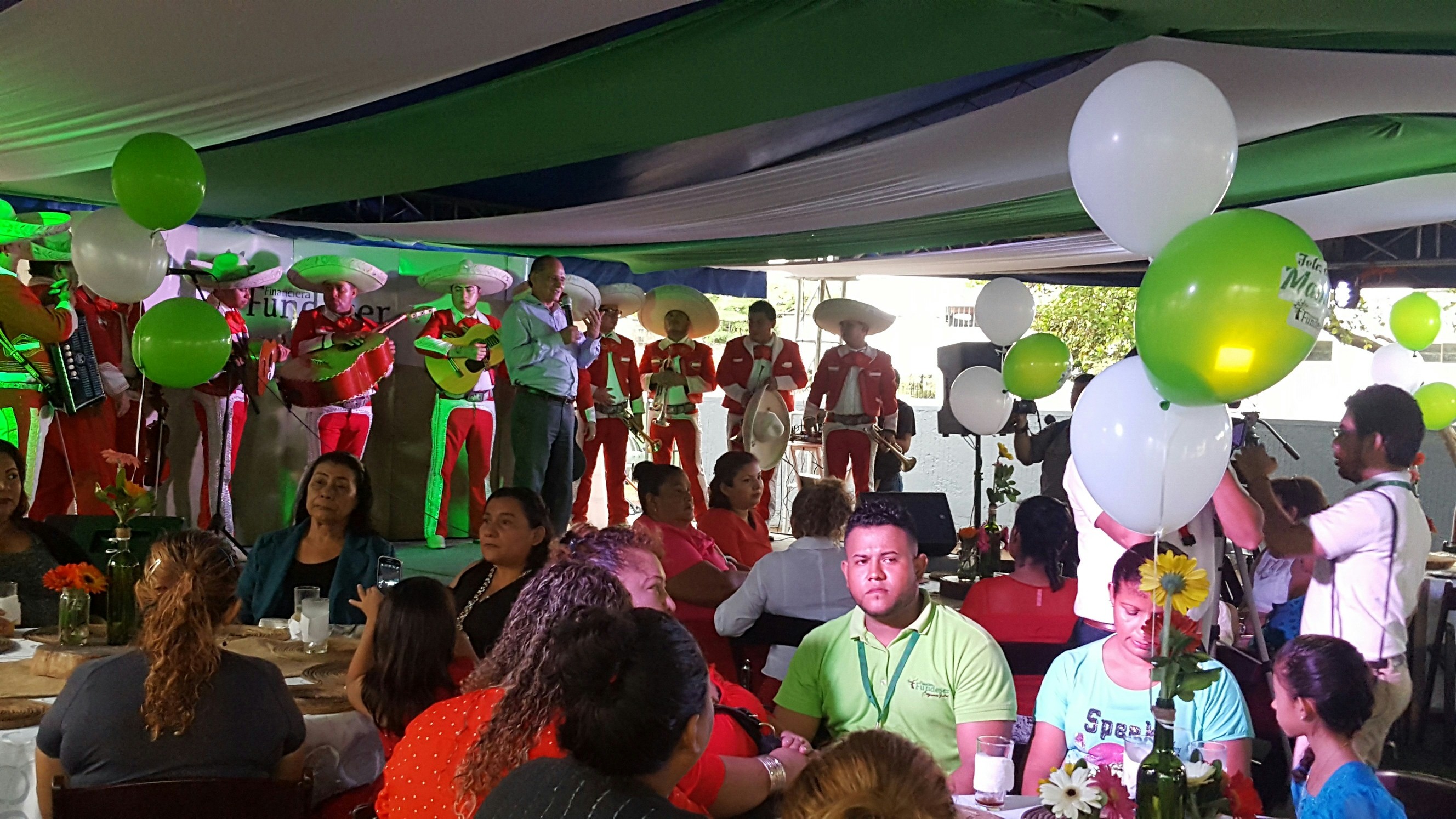 Financiera Fundeser celebró a mamá