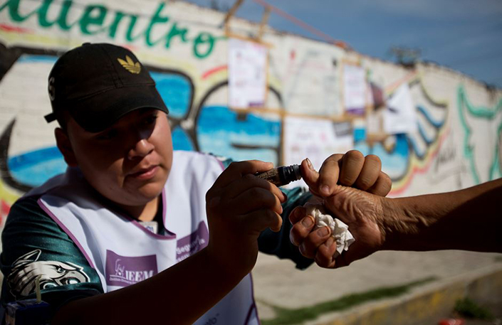 Abren centros de votación para elecciones estatales en México