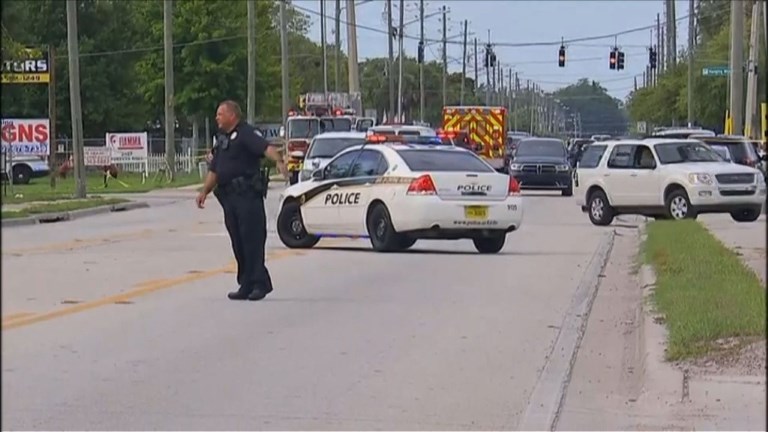 Seis muertos, incluido el atacante, en tiroteo en Orlando