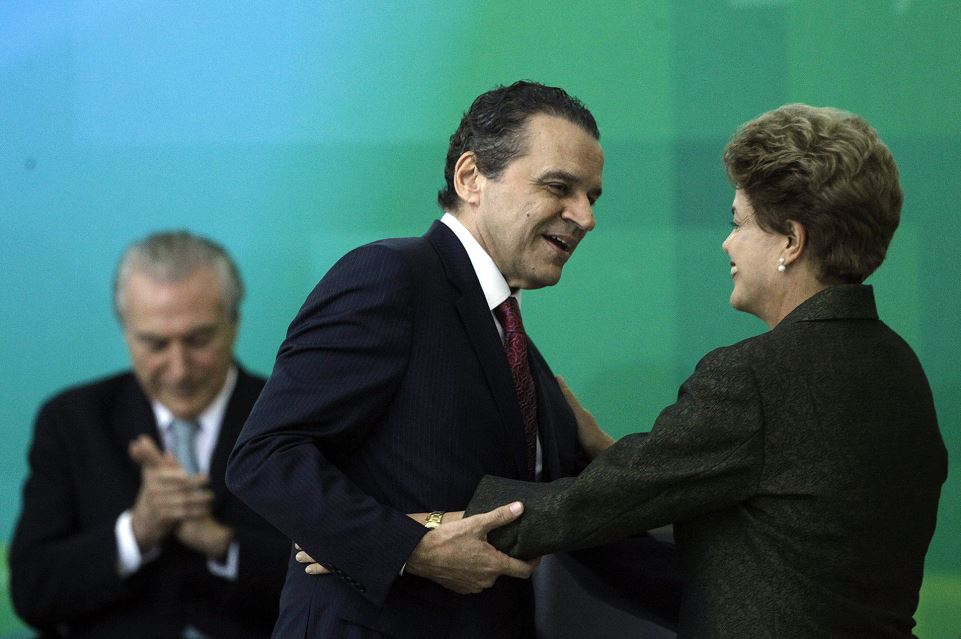 Arrestan exministro de Rousseff y Temer por desvíos en estadio del Mundial