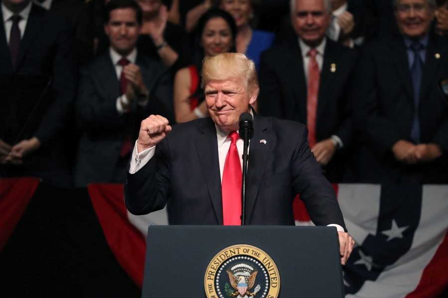 Donald Trump anunció la «cancelación» de la política de Barack Obama hacia Cuba