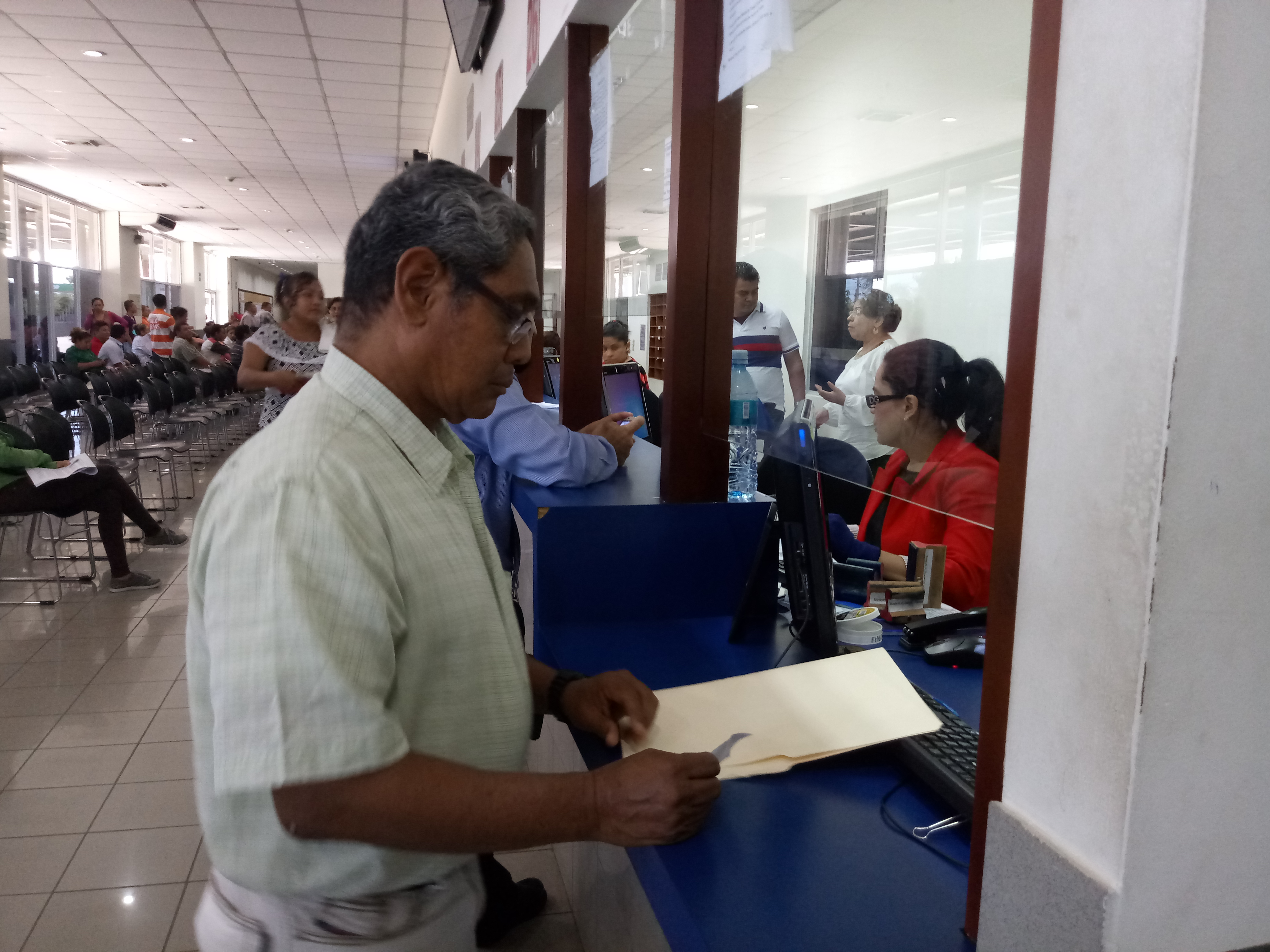 Centro de ayuda al consumidor se ampara contra el alza de la energía