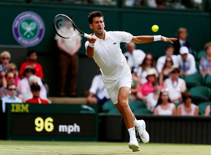 Federer y Djokovic avanzan e imponen récords en Wimbledon