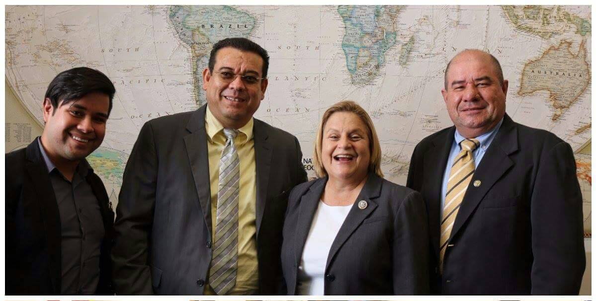 Marcos Carmona, congresista Ileana Ros Lehtinen y Roger Castaño, hablaron sobre los atropellos de Daniel Ortega. Foto: Judith Flores/LA PRENSA