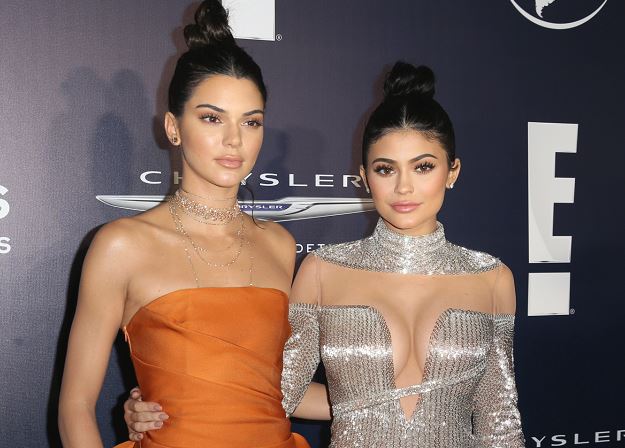Kylie y Kendall Jenner en problemas por las camisetas de Tupac Shakur
