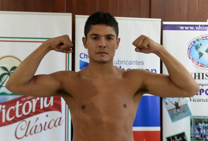 José Alfaro marcó 149.5 libras ayer en la ceremonia de pesaje en Managua. Foto: LA PRENSA/ ROBERTO FONSECA