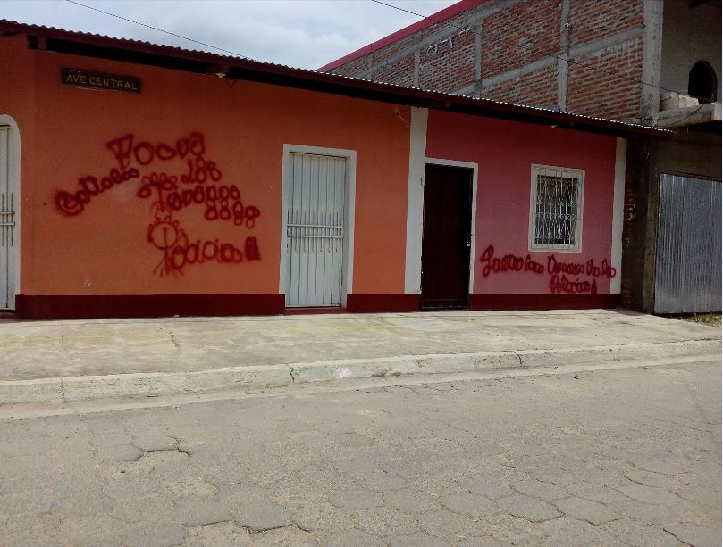 Mensajes en paredes de Estelí: «Fuera los tiranos de la Policía»