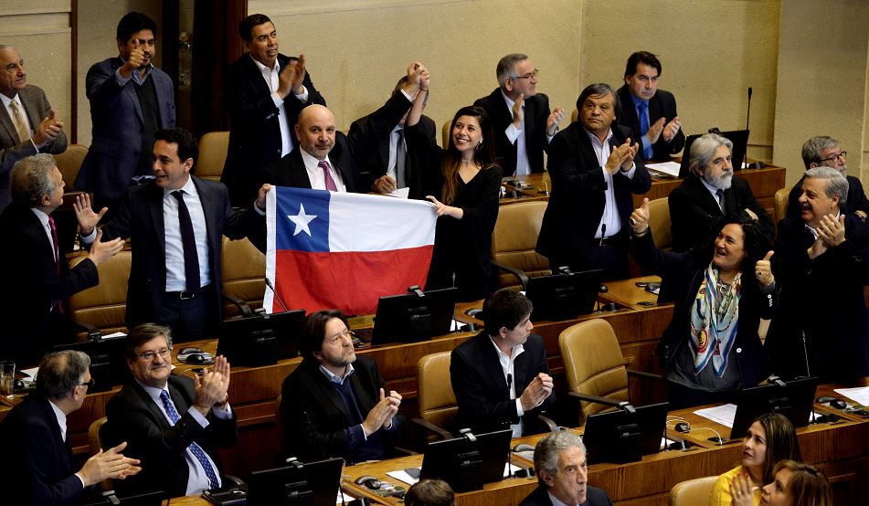 Congreso chileno aprueba ley que despenaliza el aborto terapéutico