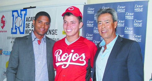 El nica Leonardo Ortiz batea .317 en República Dominicana