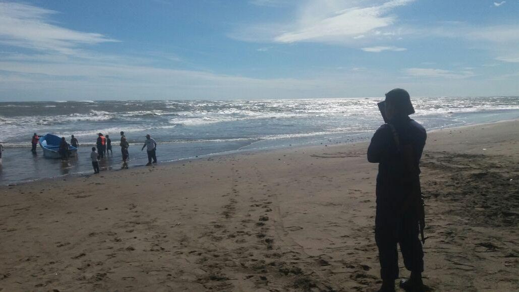 Sigue búsqueda de cuerpos de migrantes ahogados en Casares