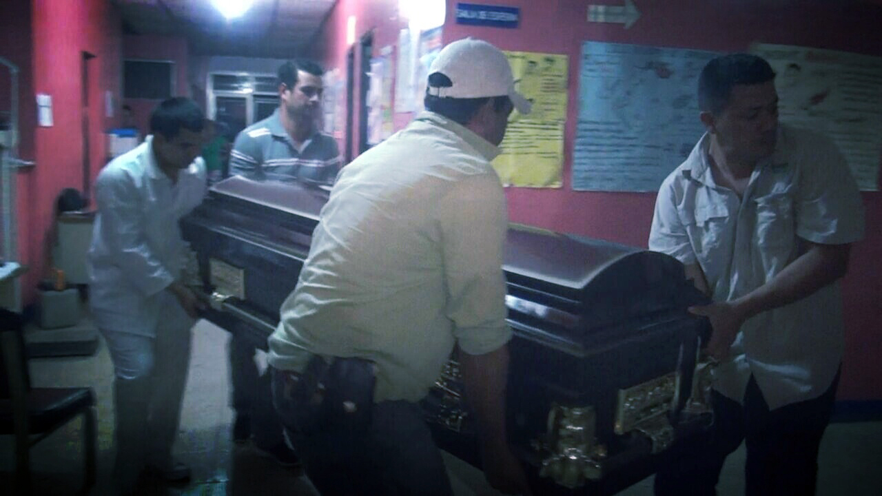 Regresaba a su casa y murió al estrellarse contra un poste de tendido eléctrico en Jalapa