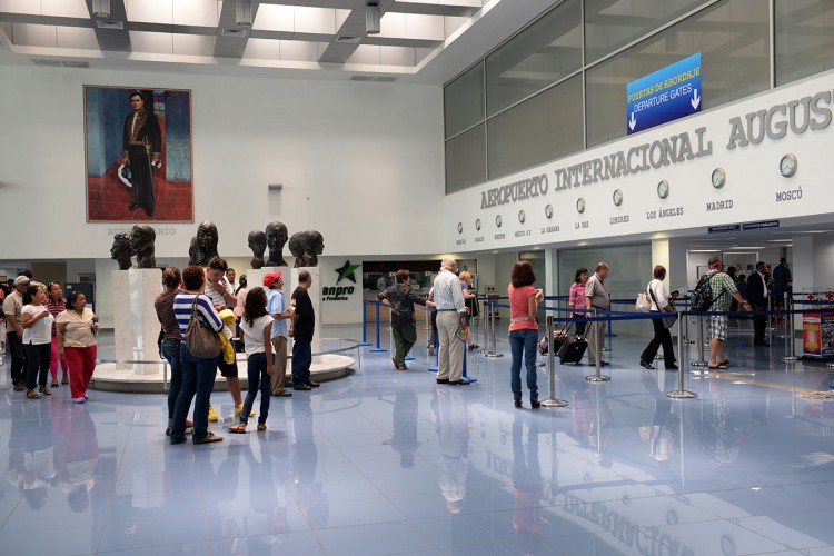 Sector turístico pide al gobierno revertir medida migratoria