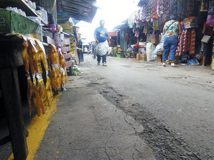 Alcaldesa Mena aún no manda a reparar calle en Granada