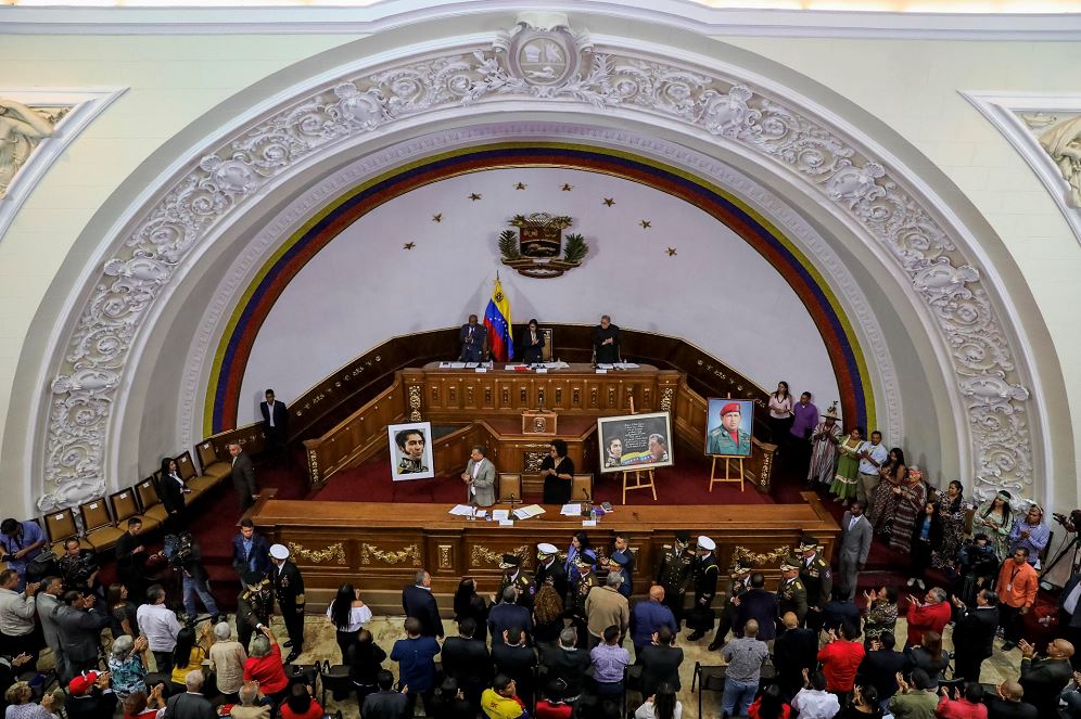 Asamblea Constituyente de Venezuela convoca a elecciones presidenciales antes de abril