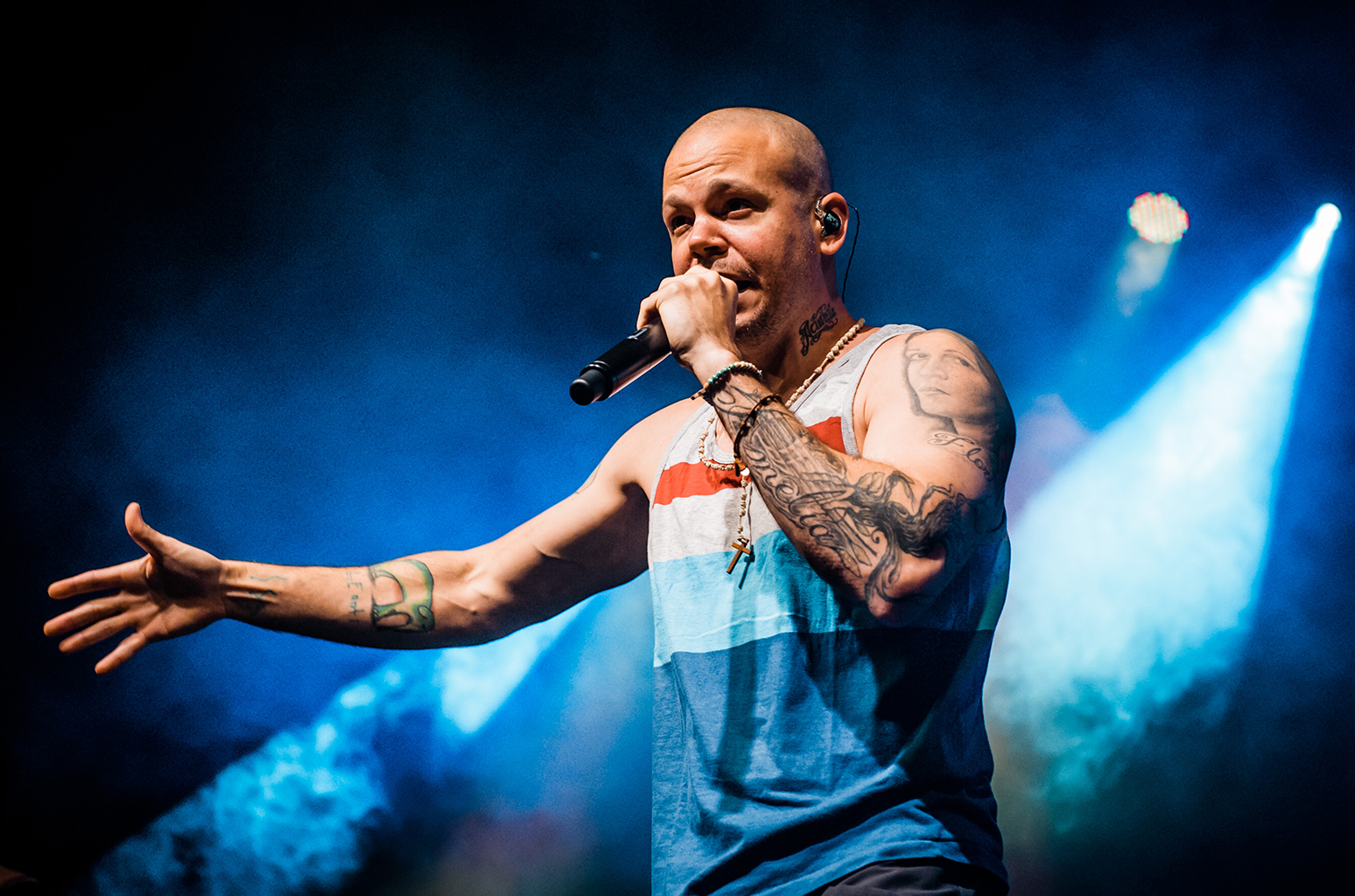 Residente presenta video de tema Guerra para promover la paz