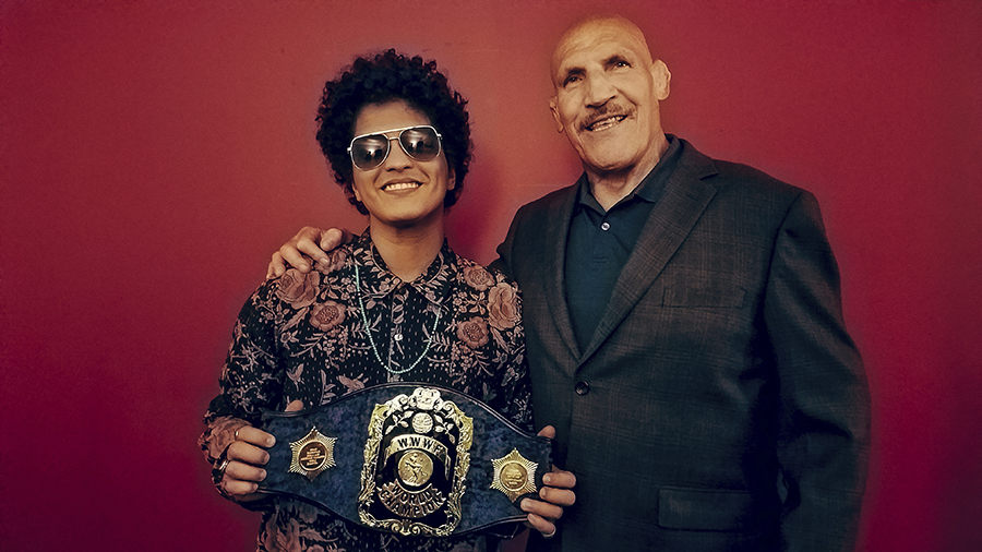 Bruno Mars conoce al hombre a quien le debe el nombre artístico