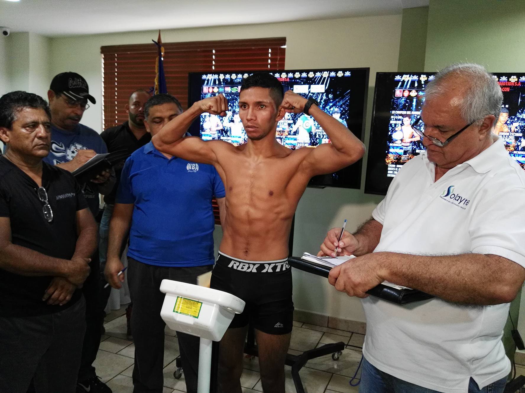 «El Gallito» Rojas podría pelear título del mundo en diciembre