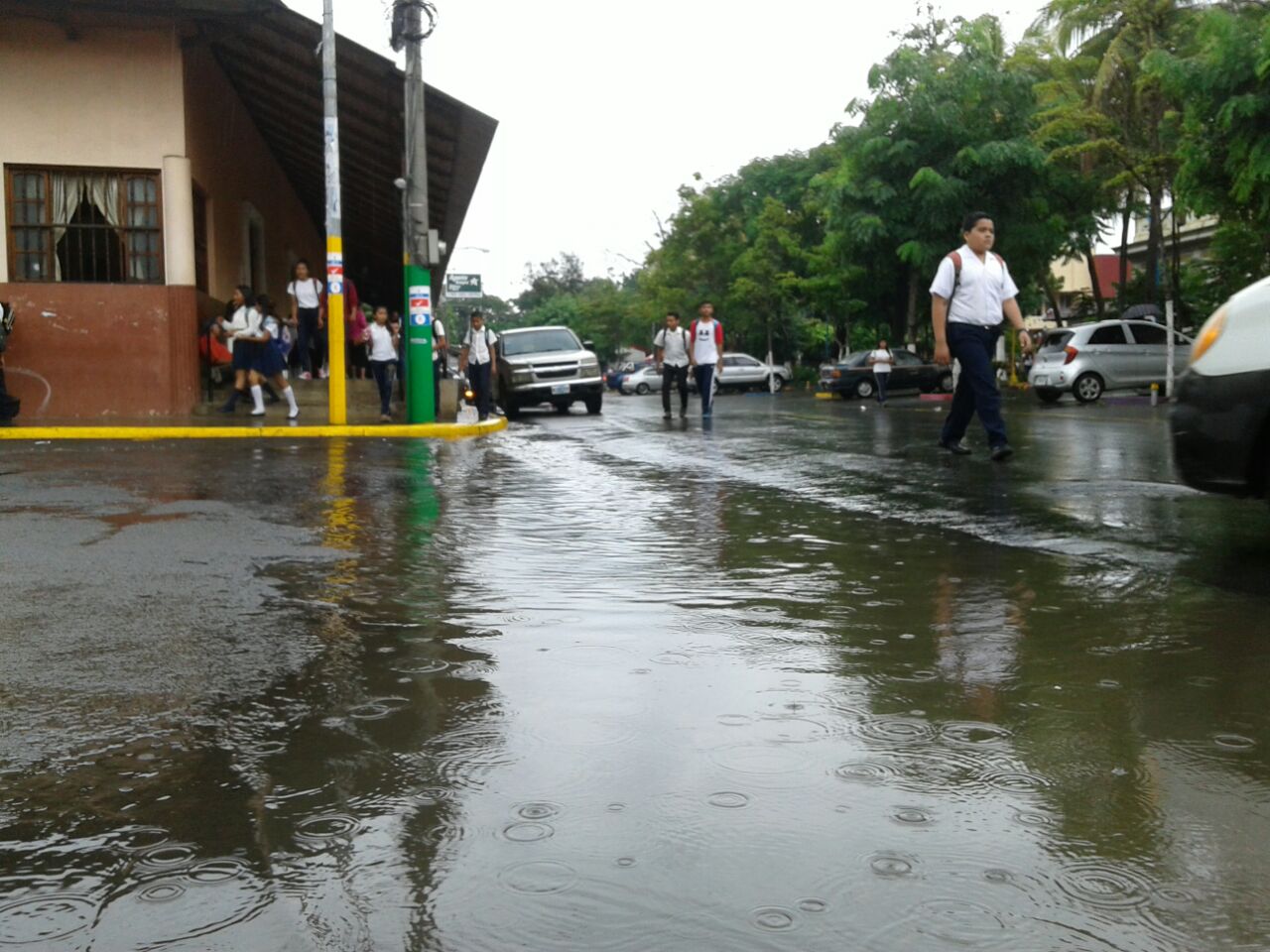clases, suspensión de clases, tormenta nate, nate, tormenta tropical nate