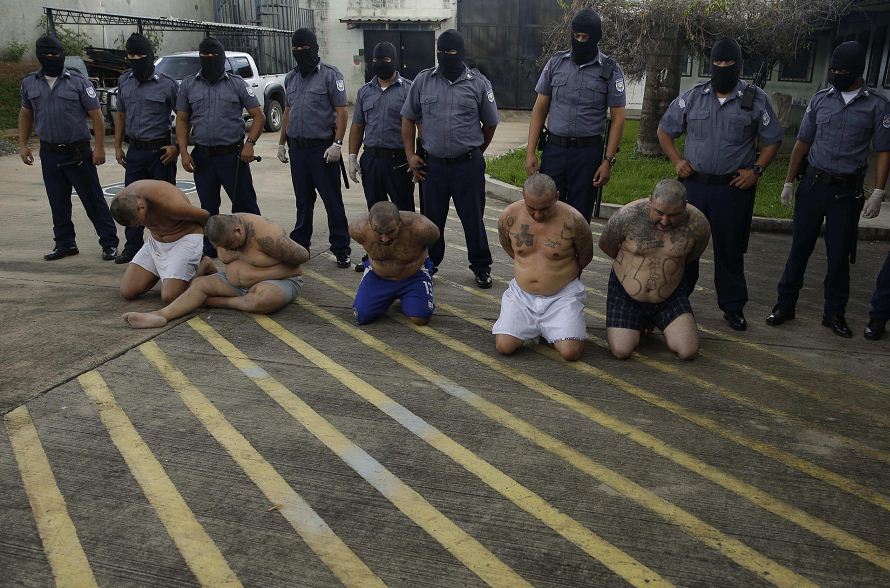 Aíslan a mareros que ordenaron más de 200 asesinatos en El Salvador