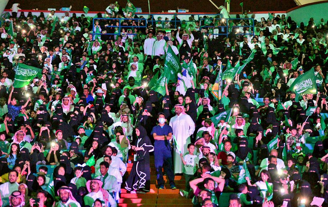 Mujeres de Arabia Saudita podrán asistir a tres estadios a partir de 2018