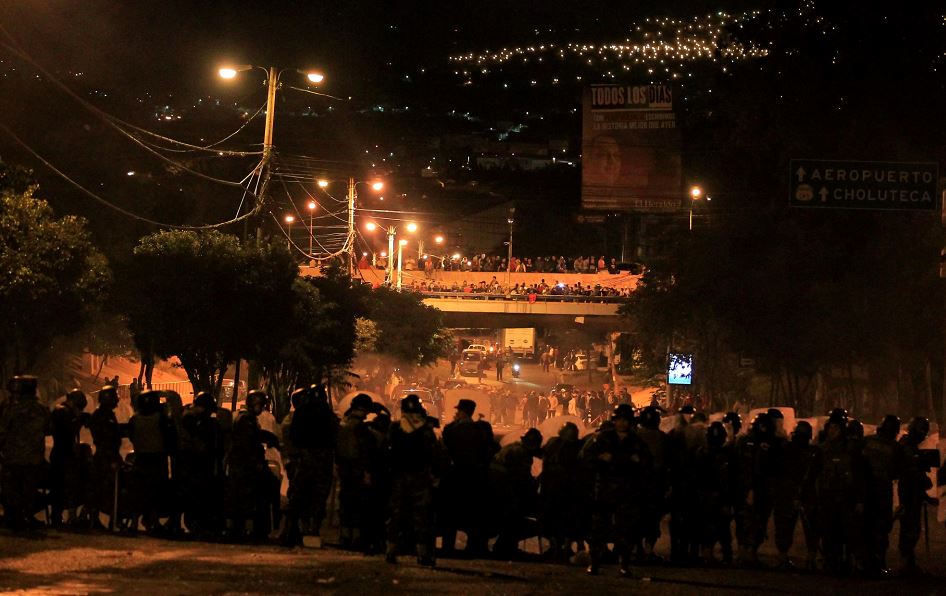 Varios heridos tras un enfrentamiento en el centro de cómputo electoral de Honduras