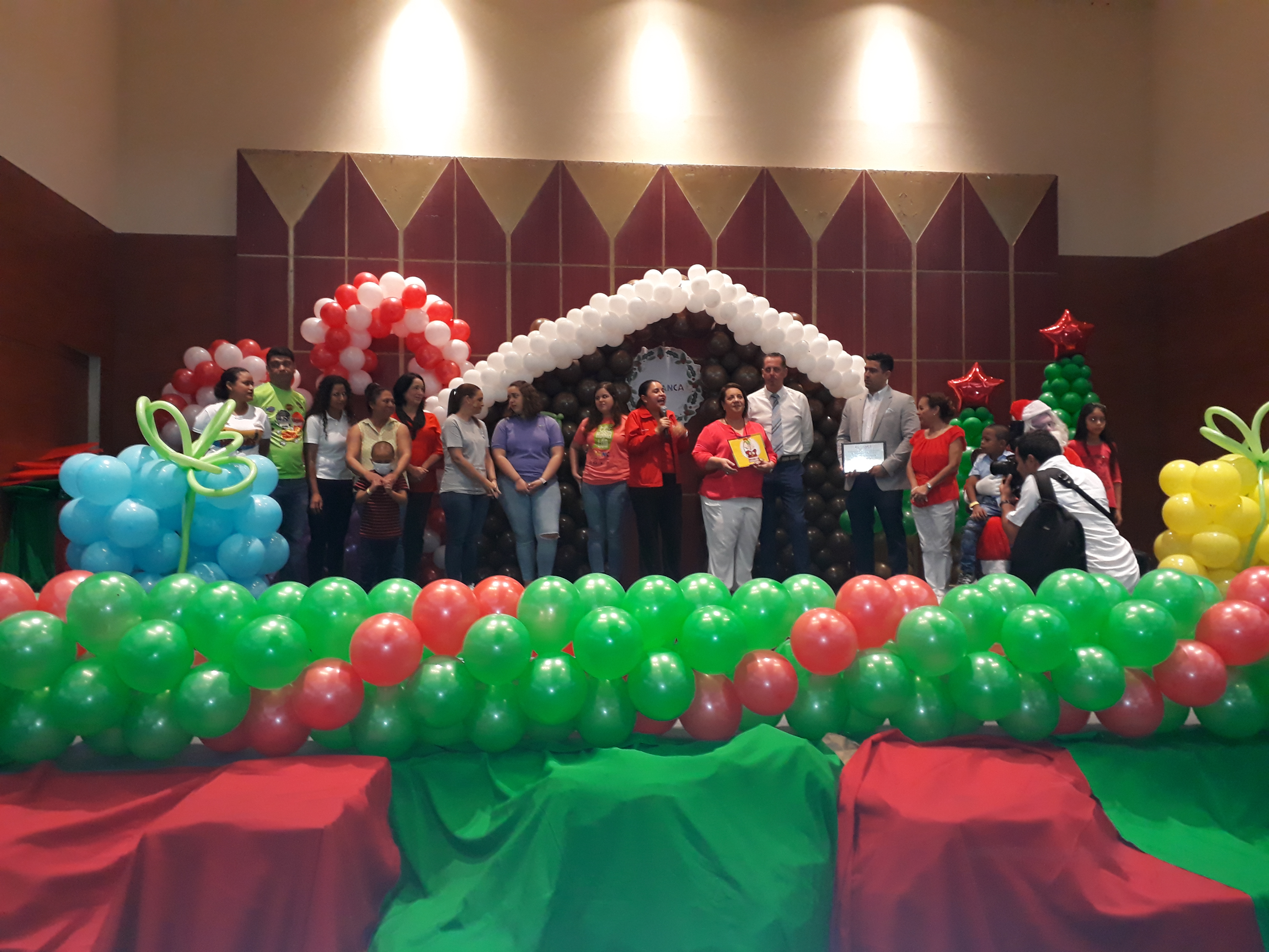 Conanca lleva alegría a 450 niños que batallan en contra del cáncer