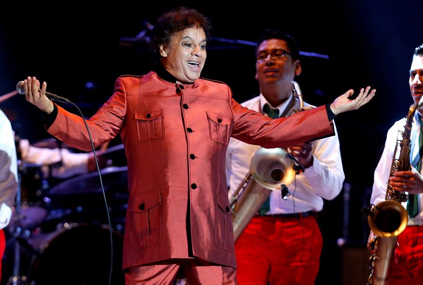 Cantantes latinos rinden homenaje a Juan Gabriel en un disco
