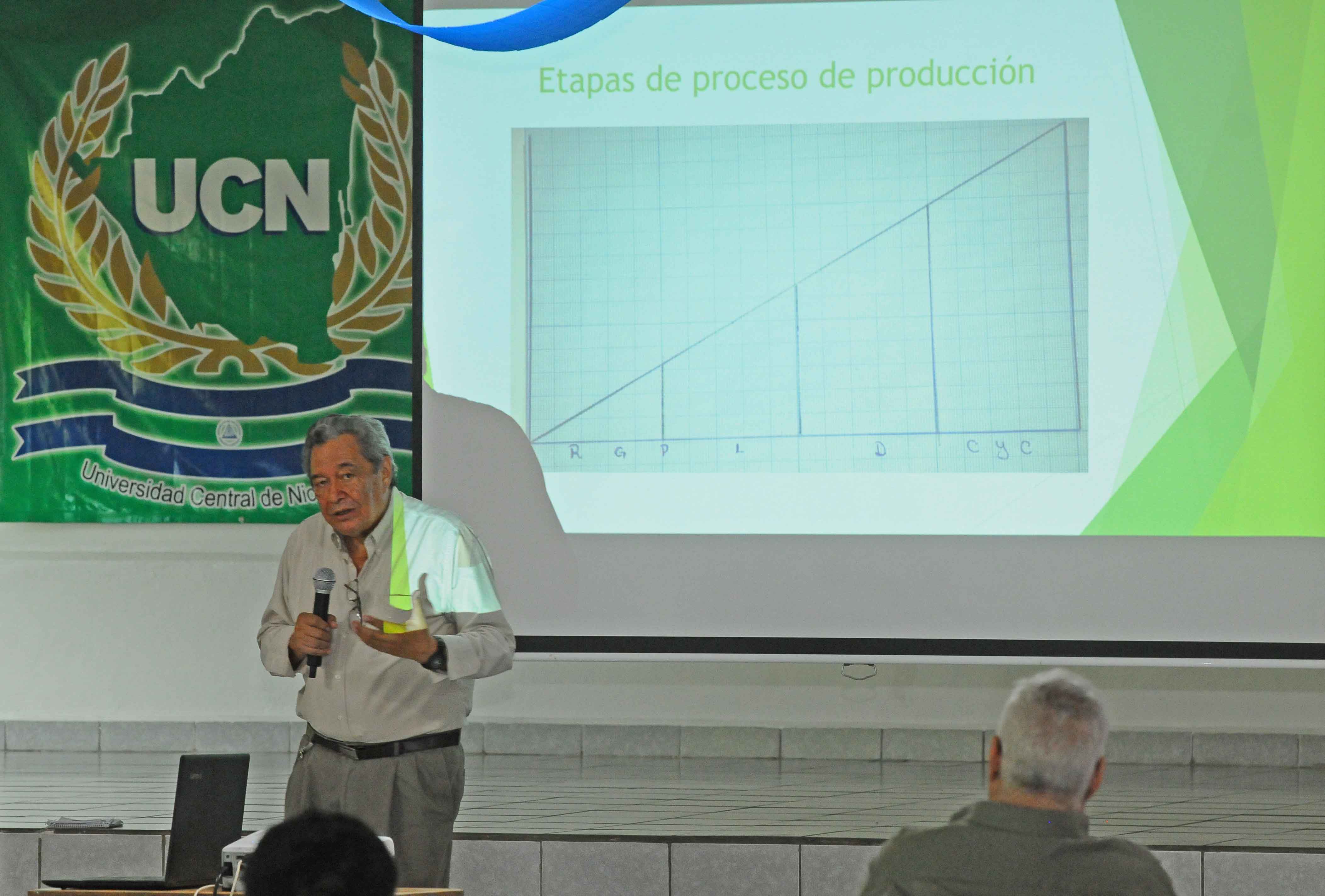 UCN realizó importante conferencia sobre porcinocultura