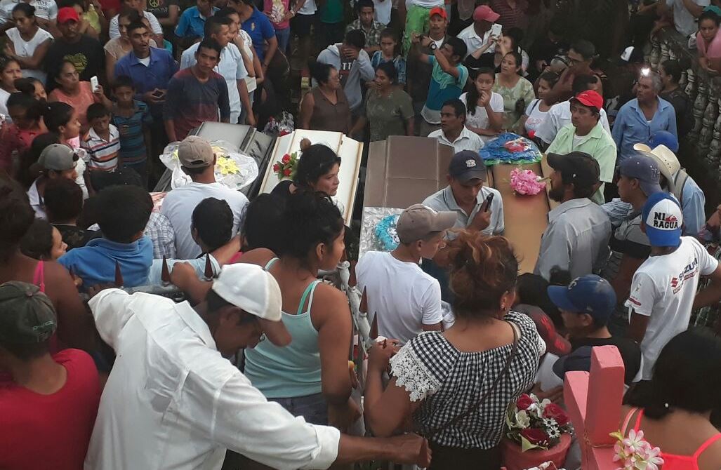 Sepultan al cafetalero y a su familia que fueron asesinados en Río Blanco, Matagalpa