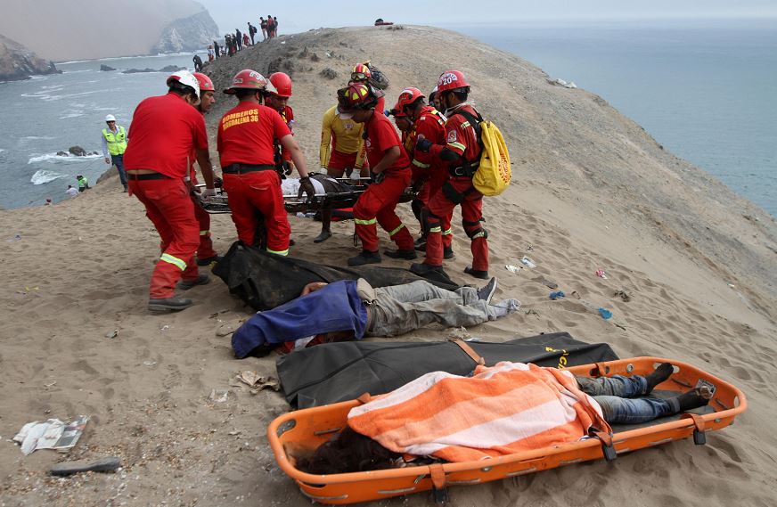 Aumenta a 48 la cifra de muertos por un accidente de tránsito en Perú