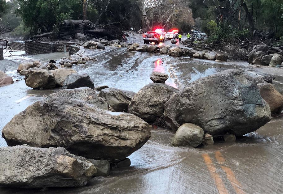 Cinco muertos por aludes de lodo en California