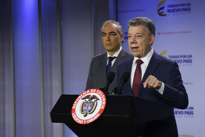 Presidente de Colombia suspende diálogo con guerrilla ELN