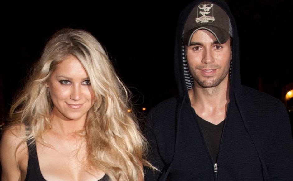 Enrique Iglesias y Anna Kournikova presentan a sus gemelos