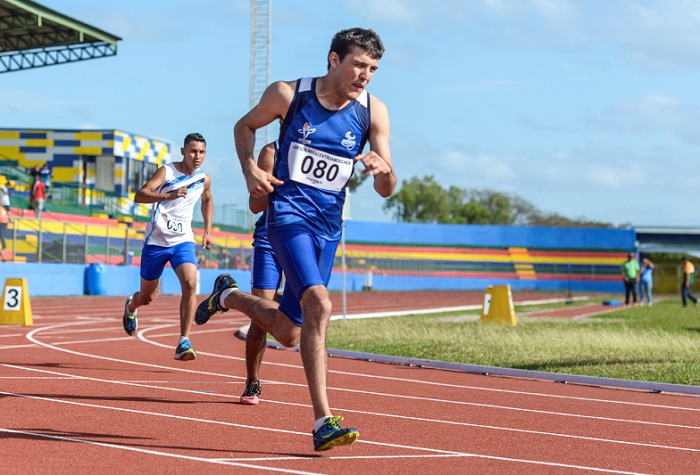 Gabriel Cuadra Holmann ganó el oro en los 800 metros planos T-38, en los Juegos Paracentroamericanos Managua 2018. LA PRENSA/WILMER LÓPEZ