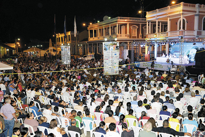 Poetas se pronuncian contra la violencia y acoso sexual en el mundo