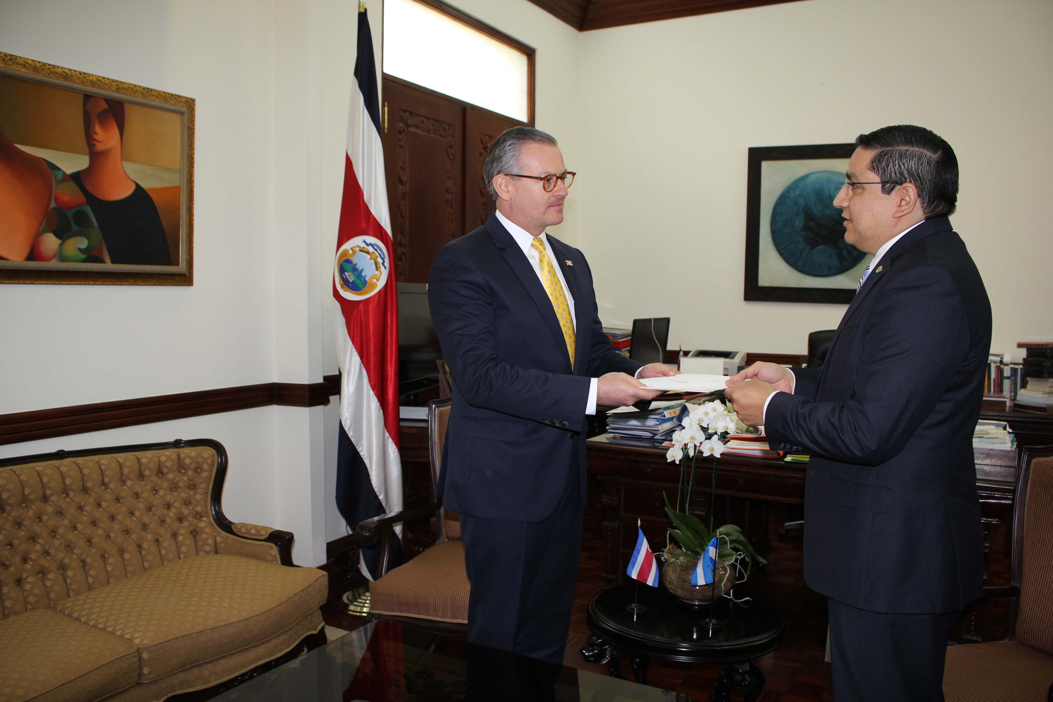 Nuevo embajador de Nicaragua presenta cartas credenciales en Costa Rica