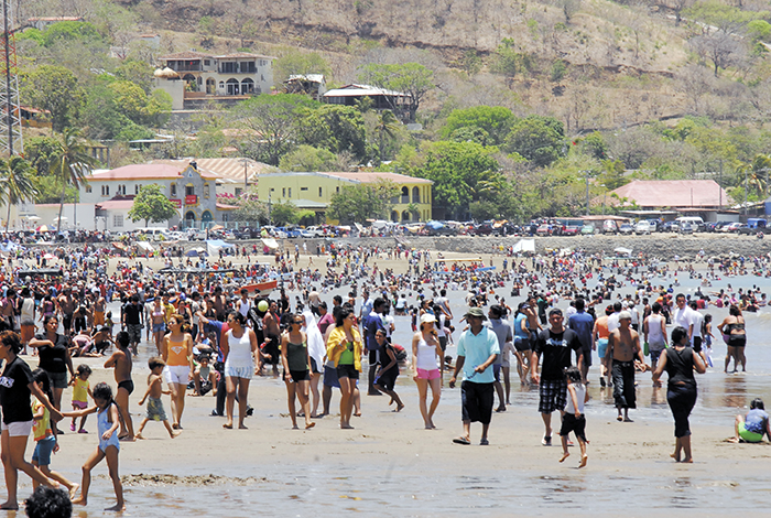 Economista sugiere prudencia en los gastos de Semana Santa